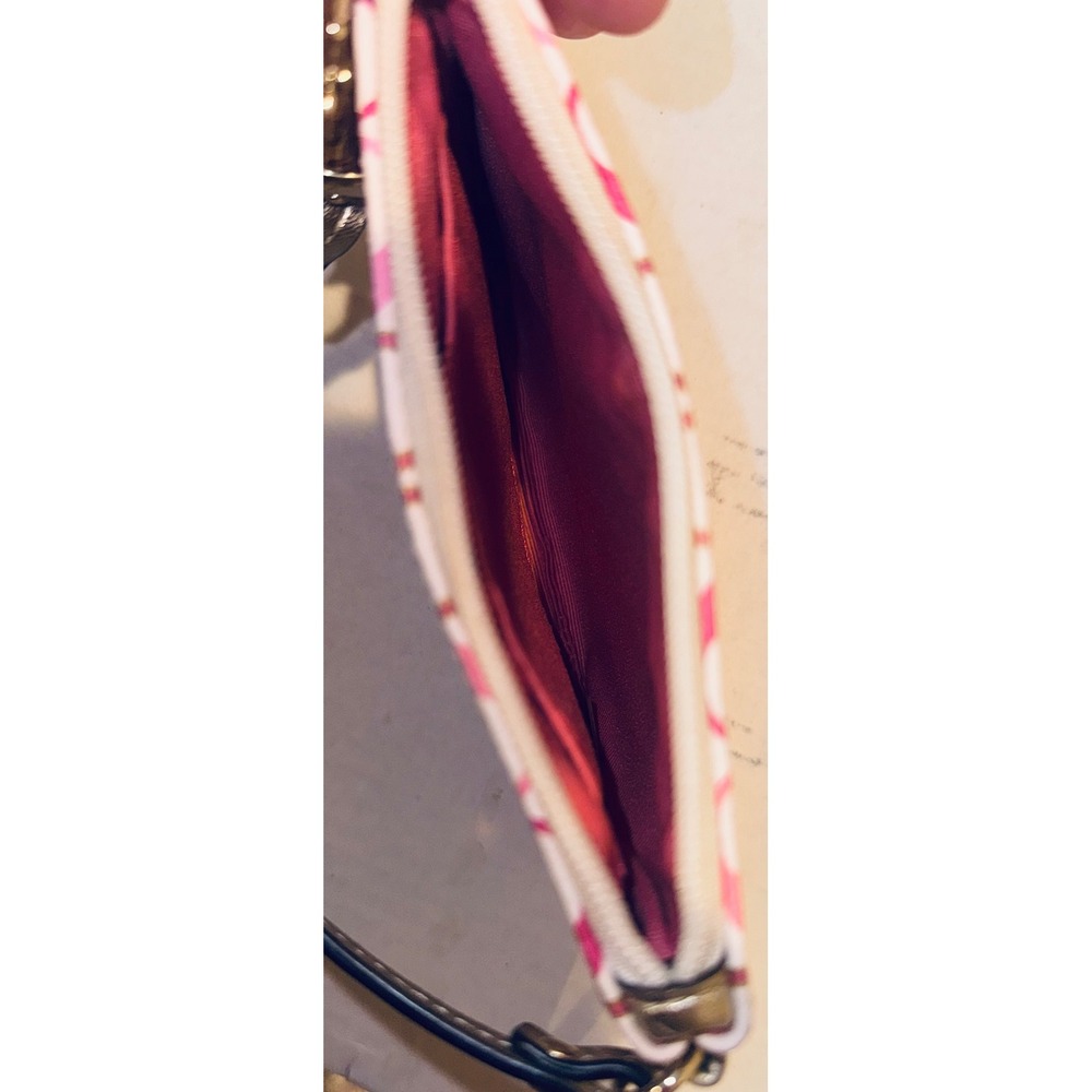 NWOT Coach Signature C Heart Print Wristlet White Pink Red Gold Metallic Leather - Picture 5 of 9